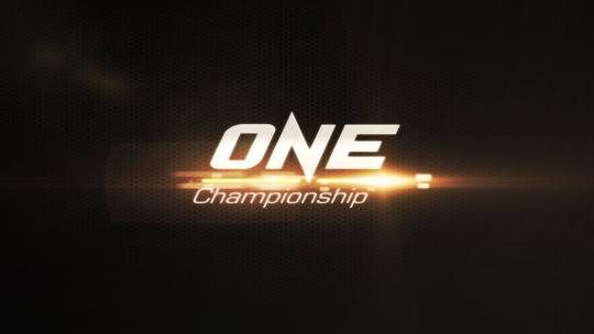 Смешанные единоборства. One FC. Джон Линекер против Фабрисио Андраде. Таванчай Саенчай против Джамала Юсупова